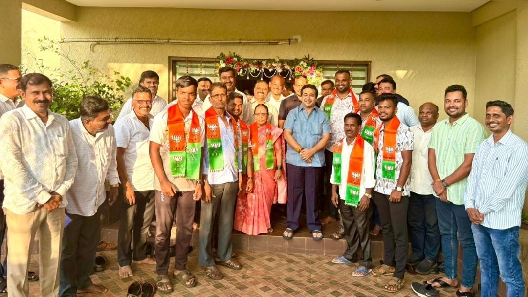 You are currently viewing गडीताम्हणे येथील उबाठा पक्षाचे सरपंच, उपसरपंच व शाखाप्रमुख यांचा पालकमंत्री नितेश राणे यांच्या उपस्थितीत भाजपमध्ये प्रवेश