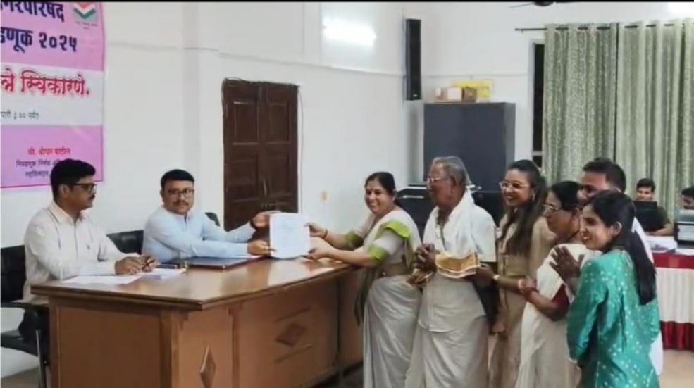 You are currently viewing सावंतवाडीत नगराध्यक्षपदासाठी अन्नपूर्णा कोरगावकर यांचा नामनिर्देशन अर्ज दाखल