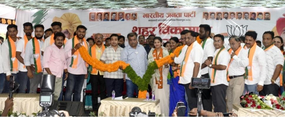 You are currently viewing सावंतवाडी प्रभाग क्रमांक सात मधील महिलांचा शिवसेनेतून भाजपात प्रवेश