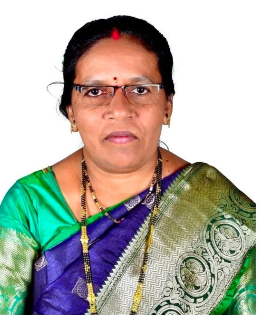 You are currently viewing झरेबांबर–उसप रस्ता खड्ड्यामध्ये; “काम सुरू करा नाहीतर आंदोलन अपरिहार्य” — महिला आघाडीच्या उपजिल्हा प्रमुख विनिता घाडी