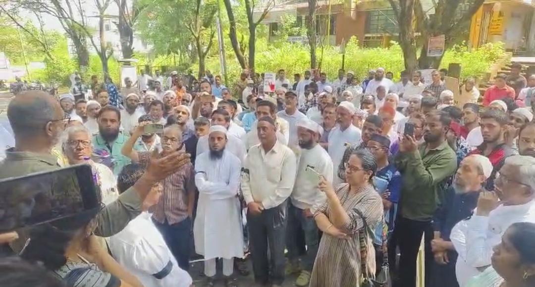 You are currently viewing ओरोस येथे मोर्चा काढणाऱ्यांवर कायद्याचा बडगा