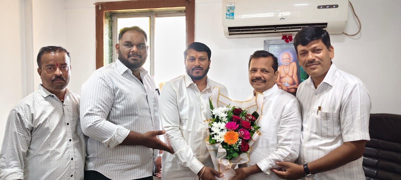 You are currently viewing वेंगुर्ल्यात शिवसेनेची नवी रणनीती; निरीक्षकपदी विद्याधर परब यांची निवड