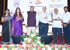 Read more about the article आविष्कार रिसर्च कन्व्हेंशन २०२४/२५ ची आनंदीबाई रावराणे महाविद्यालयाला झोनल चॅम्पियनशिप