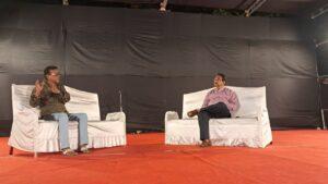 Read more about the article प्रत्येक गोष्टीत विनोद दडलेला असतो! – प्रा. अजितकुमार कोष्टी