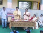 महापरिनिर्वाण दिनानिमित्त आदिवासी आश्रमशाळेत अन्नदान