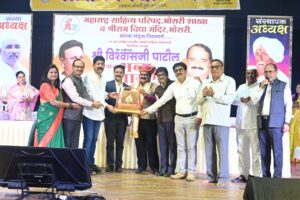 Read more about the article साहित्य निर्मितीची प्रेरणा शाळेतूनच! – विश्वास पाटील