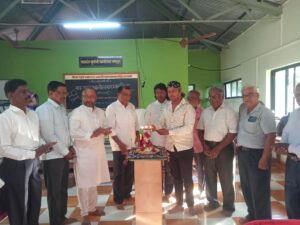 Read more about the article मळगाव वाचन मंदिरात दशावतार कलाकारांना ज्येष्ठ कलाकारांचे मार्गदर्शन