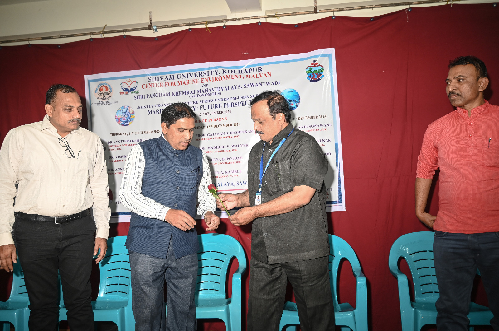 You are currently viewing श्री पंचम खेमराज महाविद्यालयामध्ये शिवाजी विद्यापीठ कोल्हापूर यांच्या वतीने विद्यार्थ्यांसाठी विज्ञान विषयावर व्याख्यानमालेचे आयोजन