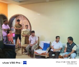 Read more about the article तरळे येथे शोकाकुल कुटुंबीयांची पालकमंत्री नितेशजी राणे यांची सांत्वन भेट