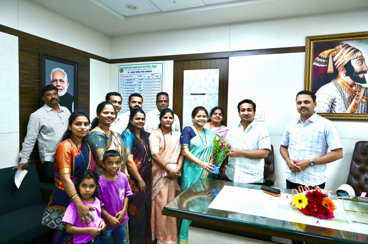 You are currently viewing कणकवलीतील भाजप नगरसेवकांनी पालकमंत्री नितेश राणेंची घेतली भेट