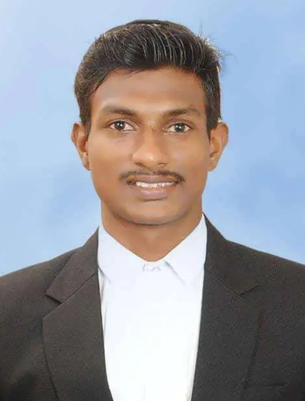 You are currently viewing मालवणातील ॲड. ऐश्वर्य मांजरेकर यांना ‘कोकण रत्न पदवी’ पुरस्कार जाहीर 