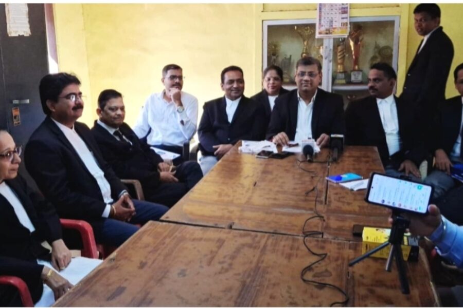 सिंधुदुर्गच्या भूमिपुत्र न्यायमूर्तींचा कुडाळमध्ये सत्कार; उच्च न्यायालयीन वकिलीवर मार्गदर्शनपर व्याख्यान