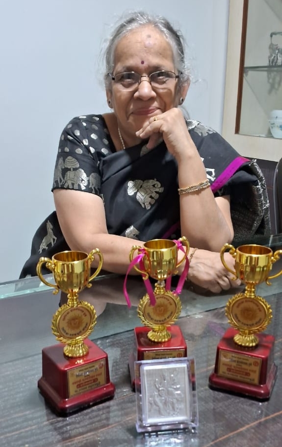 You are currently viewing तितिक्षा इंटरनॅशनल पुणे आयोजित स्पर्धेत उज्वला सहस्रबुद्धे यांना तीन उत्तेजनार्थ पारितोषिके प्राप्त