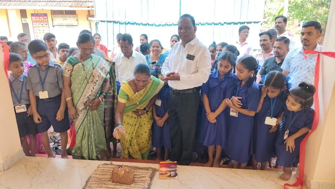 You are currently viewing मा आमदार वैभव नाईक यांच्या मुळेच हुमरमळा रामेश्वर विद्या मंदिर जिल्हा परिषद शाळेला सुसज्ज इमारत मिळाली – श्री अतुल बंगे