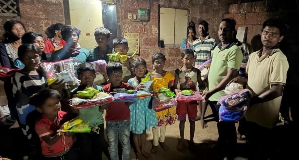 You are currently viewing मुणगे कातकरी वस्तीत महापरिनिर्वाण दिनानिमित्त ब्लॅंकेट व खाऊ वाटप