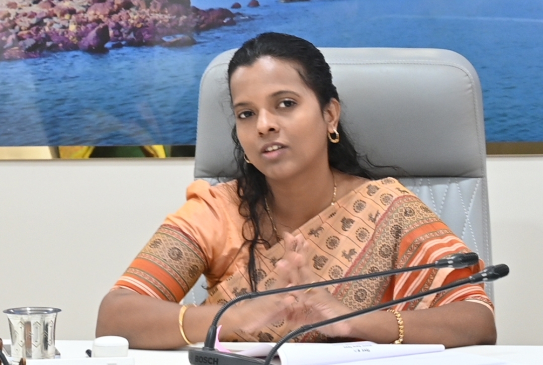 You are currently viewing जिल्हाधिकारी तृप्ती धोडमिसे यांनी घेतला आदिशक्ती अभियानाचा आढावा