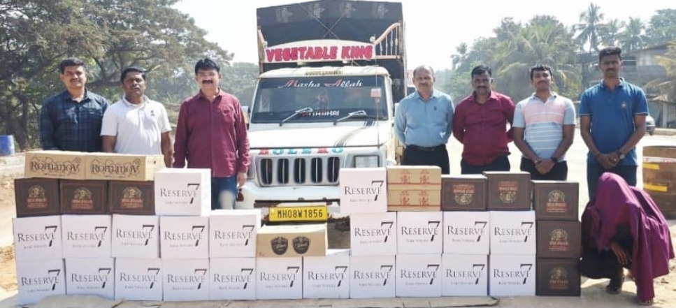 You are currently viewing इन्सुलीत बेकायदा दारू वाहतूक प्रकरणी सावंतवाडीचा तरुण ताब्यात