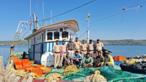 Read more about the article देवगड समुद्रात परप्रांतीय ट्रॉलरवर धडक कारवाई