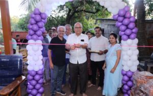 Read more about the article शिरोड्यात ‘कामाक्षी ट्रेडर्स’ फर्निचर शोरूमचे दिमाखदार उद्घाटन