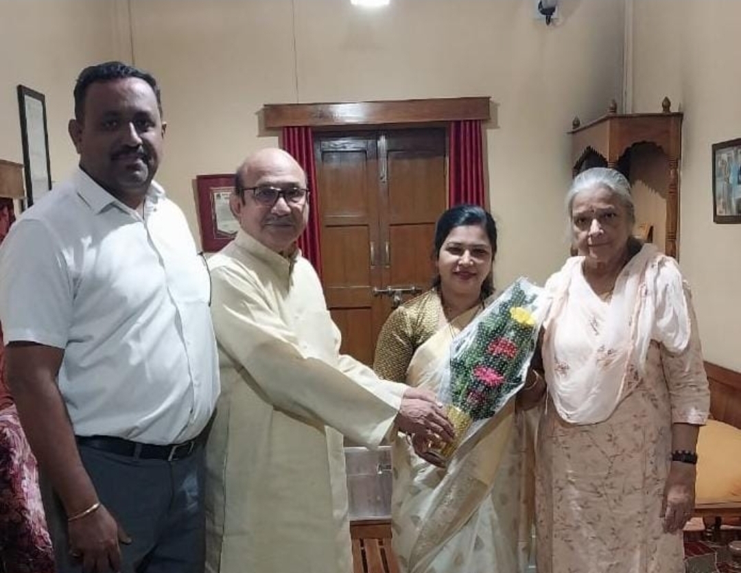 You are currently viewing नगरसेविका सायली दुभाषी यांनी घेतली माजी राज्यमंत्री प्रवीण भोसले यांची भेट…