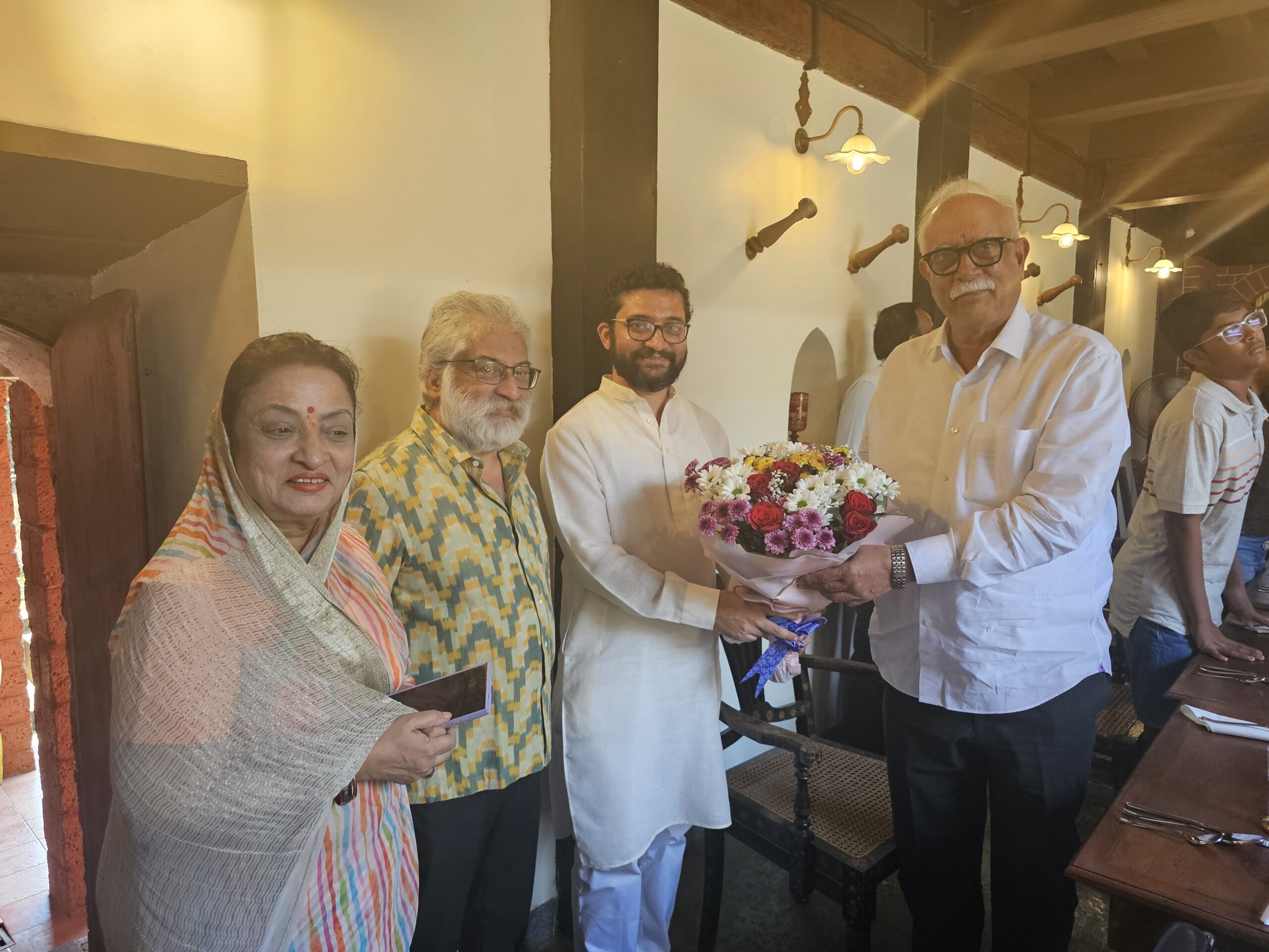 You are currently viewing गोव्याचे राज्यपाल पुसापती अशोक गजपती राजू यांची सावंतवाडी राजवाड्यास सदिच्छा भेट