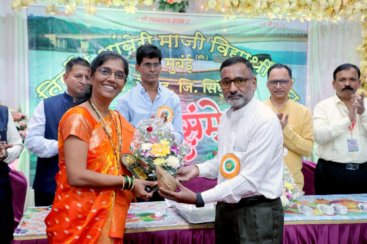 You are currently viewing तिर्लोट आंबेरी माजी विद्यार्थी संघाचे कार्य कौतुकास्पद आणि अभिमानास्पद – सहसंपादक प्रमोद कांदळगावकर