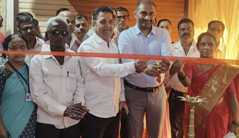 You are currently viewing मोफत आरोग्य तपासणी केंद्राचा डॉ.सागर रेडकर यांच्या हस्ते शुभारंभ