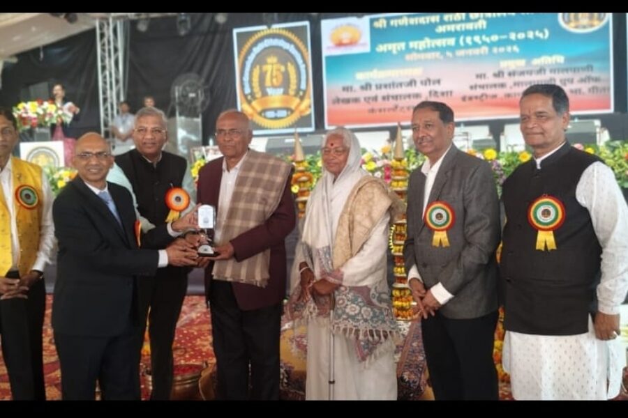 अमृत महोत्सवात प्रा.डॉ.नरेशचंद्र काठोळे यांचा सत्कार