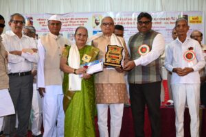Read more about the article सुरेश ठाकूर यांना केंद्रीय बालसेवा पुरस्कार बेळगाव येथे सन्मानपूर्वक प्रदान
