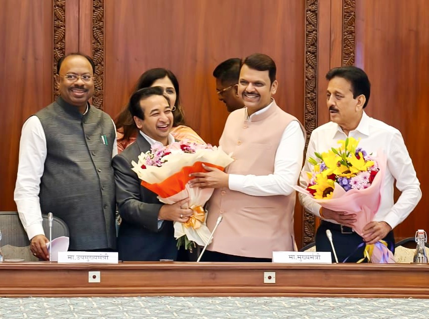 You are currently viewing भाजपच्या महापालिका यशाबद्दल मंत्री नितेश राणेंनी केले मुख्यमंत्री देवेंद्र फडणवीस यांचे अभिनंदन