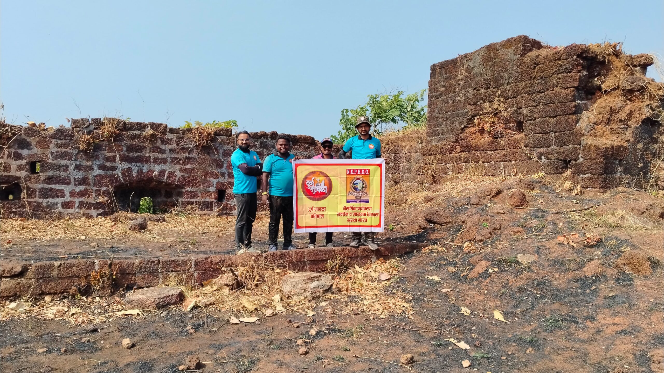 You are currently viewing निवती किल्ल्यावर स्वच्छता मोहीम संपन्न