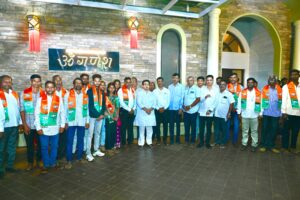 Read more about the article पालकमंत्री नितेश राणे यांचा मनसेला जोरदार धक्का