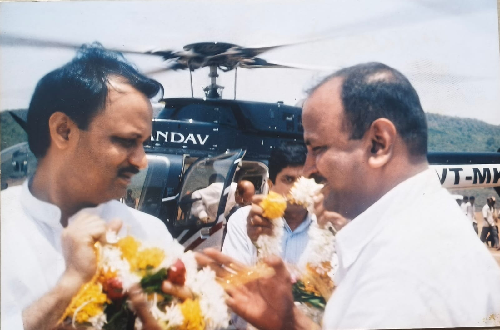 You are currently viewing सडेतोड नेतृत्व हरपले :