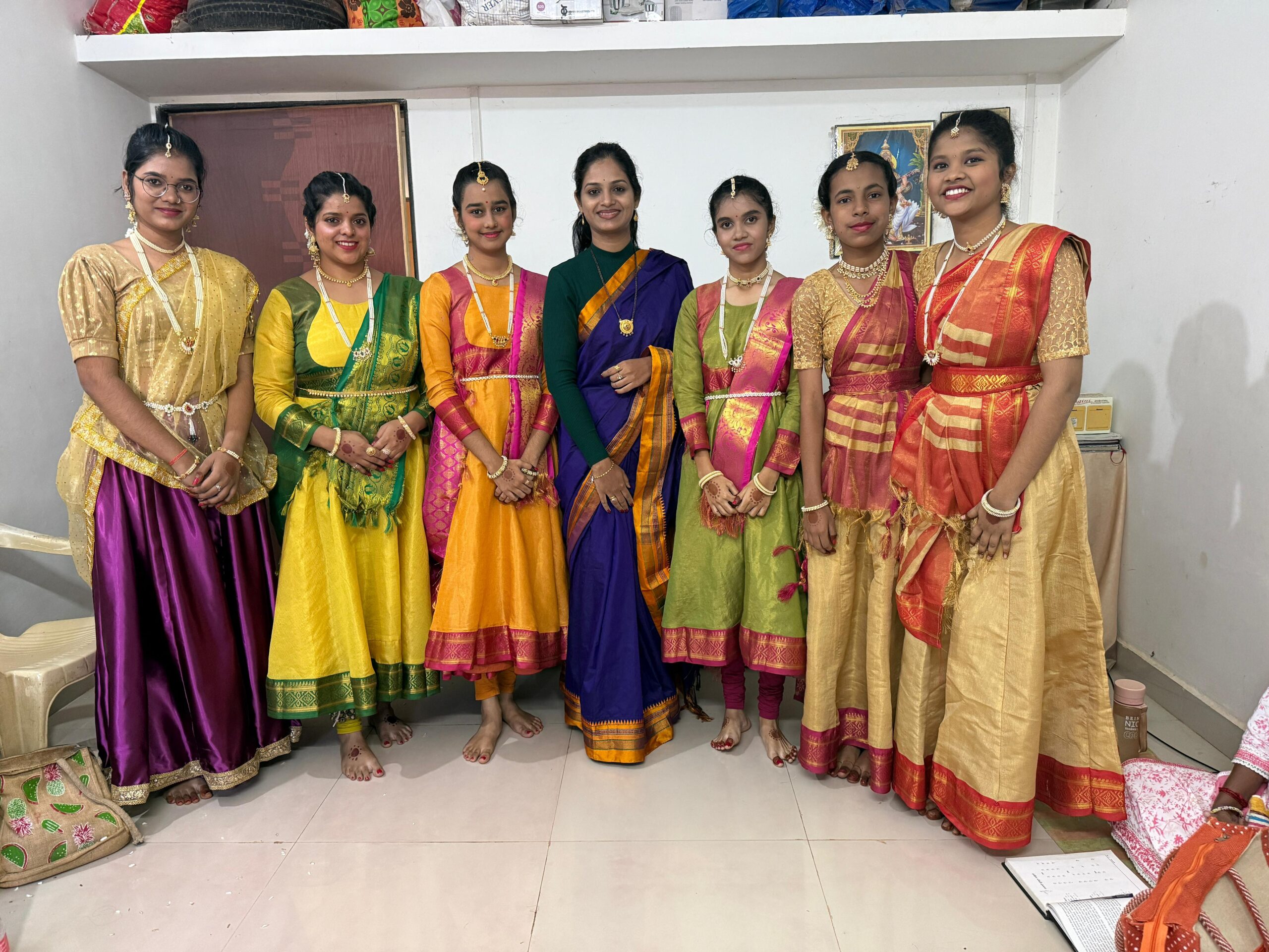 You are currently viewing नृत्यांगण कथ्थक क्लासेसचा शास्त्रीय नृत्यामधील ‘कथ्थक’ या विषयामध्ये शंभर टक्के निकाल