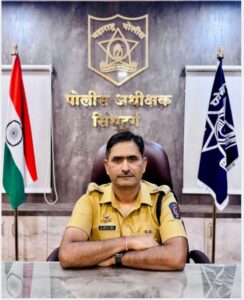 Read more about the article कर्तव्यनिष्ठ सेवेचा सन्मान : डॉ. मोहन दहिकर यांना राष्ट्रपती पदक, सिंधुदुर्गसह राज्यात गौरव