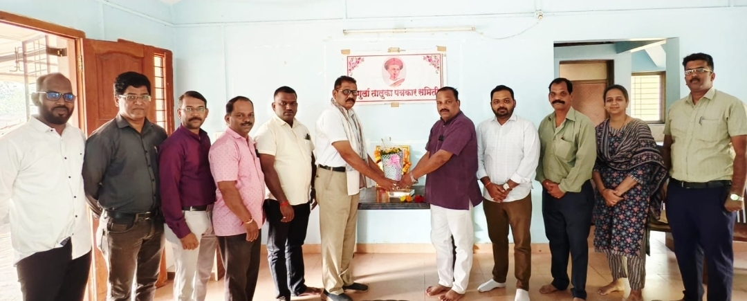 You are currently viewing सिंधुदुर्ग जिल्हा पत्रकार संघाच्या उत्कृष्ठ पत्रकार पुरस्कार मिळाल्याबद्दल प्रदीप सावंत यांचा सत्कार