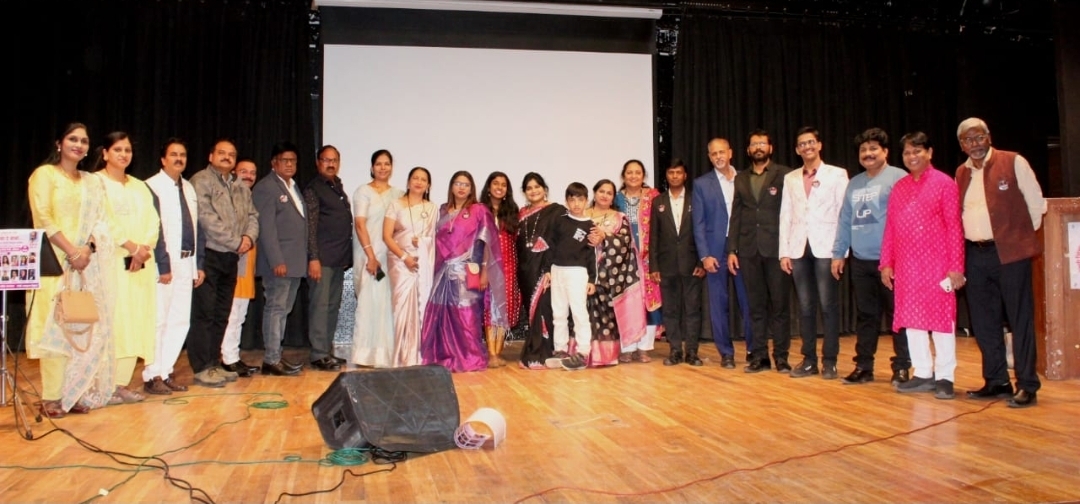 You are currently viewing नववर्षानिमित्त आयोजित चित्रपटगीतांच्या मैफलीला श्रोत्यांचा उत्स्फूर्त प्रतिसाद