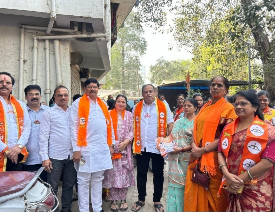 You are currently viewing शिवसेना उपनेते संजय आग्रे यांच्या मैदानात उतरण्याने विरोधकांसमोर शिवसेनेचे मोठे आव्हान