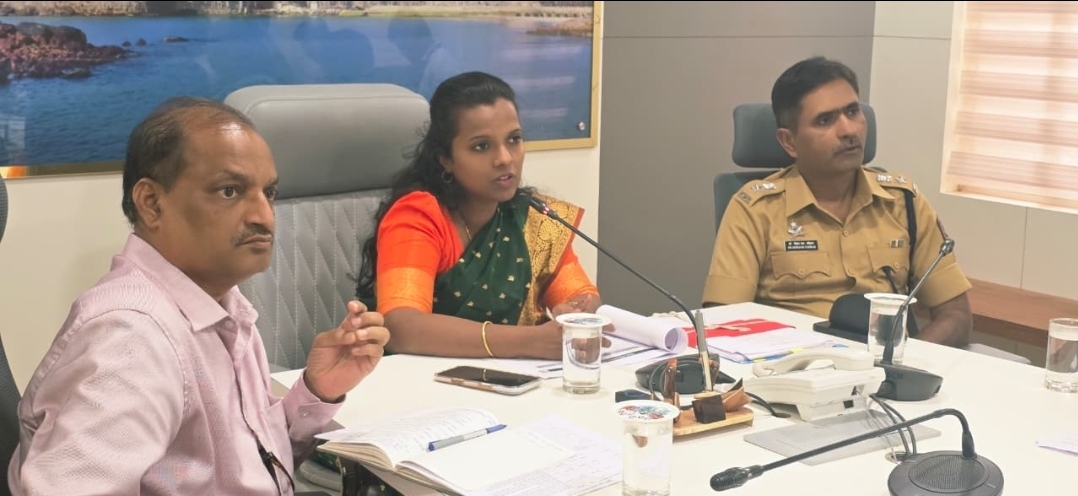 You are currently viewing जिल्हाधिकारी तृप्ती धोडमिसे यांच्या अध्यक्षतेखाली निवडणूक संनियंत्रण समितीची बैठक संपन्न