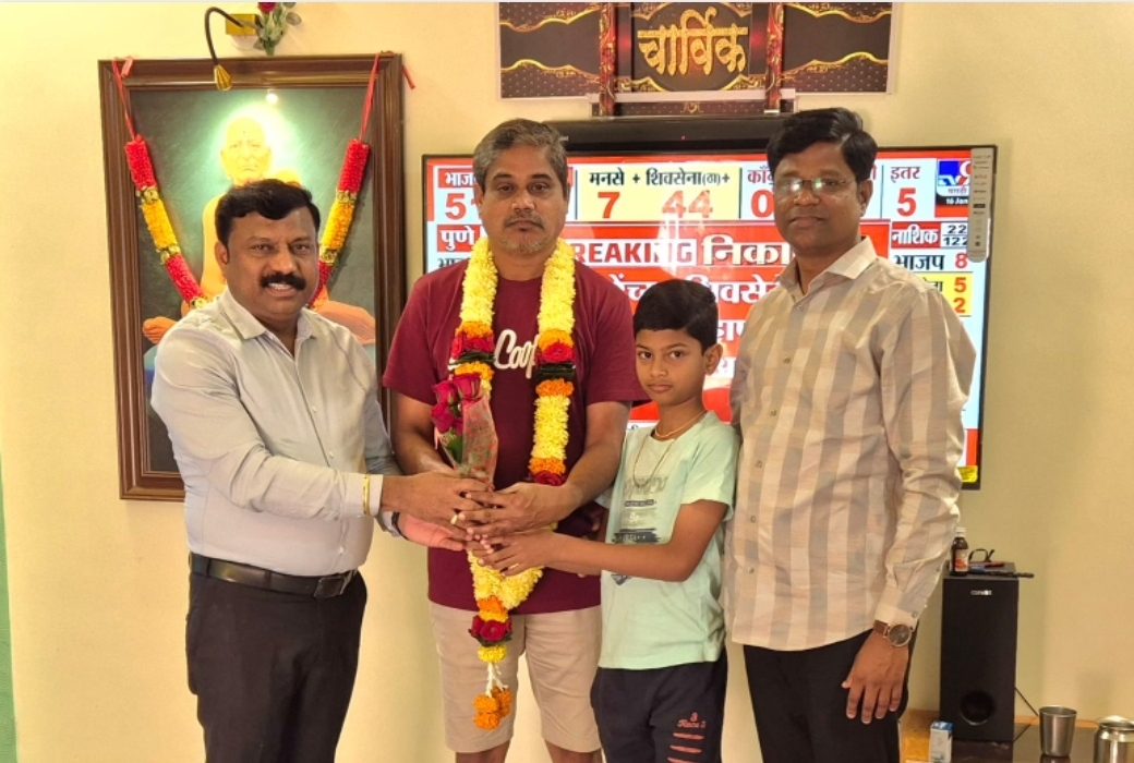 You are currently viewing चंद्रहास उर्फ बबली राणे यांच्या वाढदिवसानिमित्त श्री प्रकाश गायकवाड यांची सदिच्छा भेट