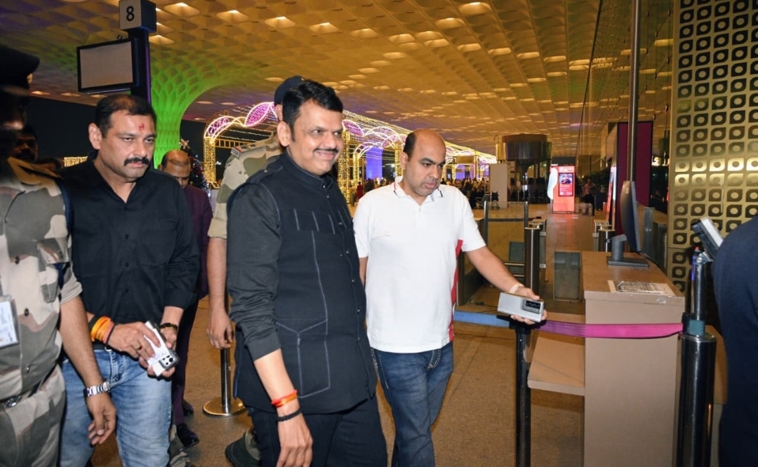 You are currently viewing वर्ल्ड इकॉनॉमिक फोरम 2026 साठी मुख्यमंत्री देवेंद्र फडणवीस दावोसकडे रवाना