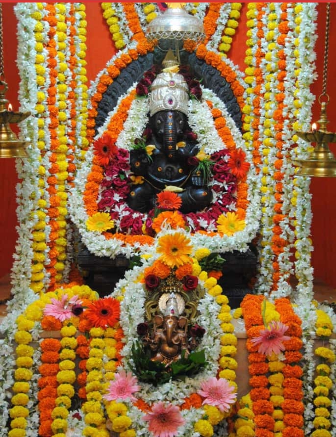 You are currently viewing सावंतवाडी येथील दैवज्ञ गणपती मंदिरात २१ जानेवारीपासून विविध रेलचेल.