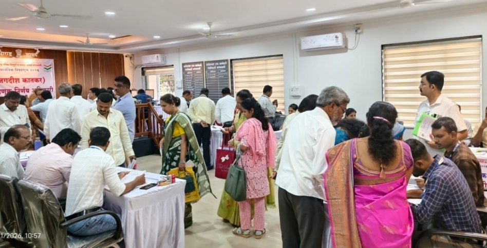 You are currently viewing जिल्हा परिषद–पंचायत समिती निवडणूक : अर्ज भरण्यासाठी कणकवलीत लगबग