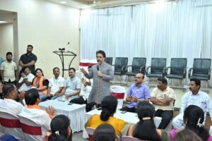 Read more about the article महायुतीच्या निवडणूक तयारीला गती; कुडाळ येथील बैठकीत आमदार निलेश राणे यांचे मार्गदर्शन