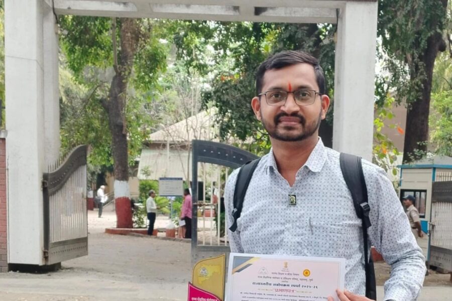 अनुभवातून इतिहास शिकवणाऱ्या शिक्षकाचा राज्यस्तरावर मानाचा तृतीय क्रमांक