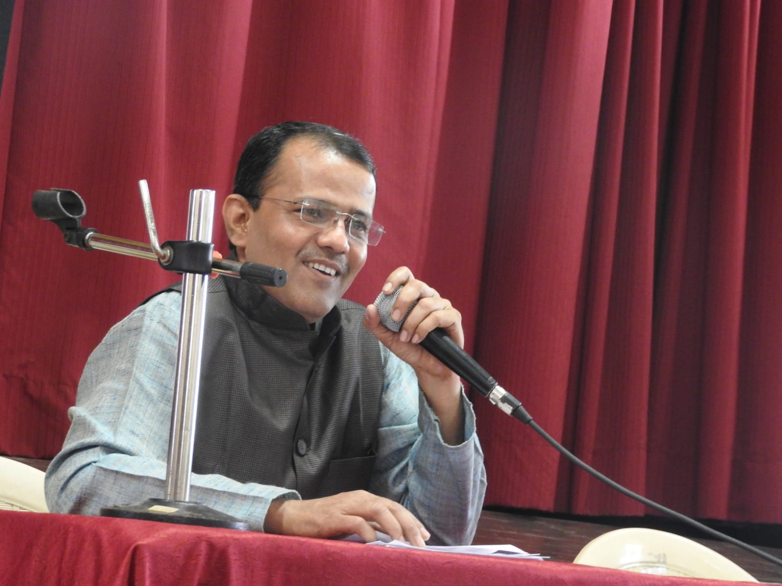 You are currently viewing रेडिओतून जिवंत राहते मराठी भाषा; ‘मराठी भाषा संवर्धन पंधरवडा २०२६’चा उत्साही आरंभ