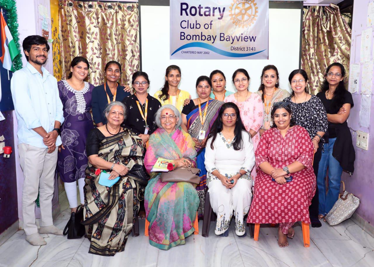 You are currently viewing ठाण्यात क्षमता एनजीओच्या कर्मचाऱ्यांसाठी छायाचित्रण प्रशिक्षण यशस्वीरित्या संपन्न