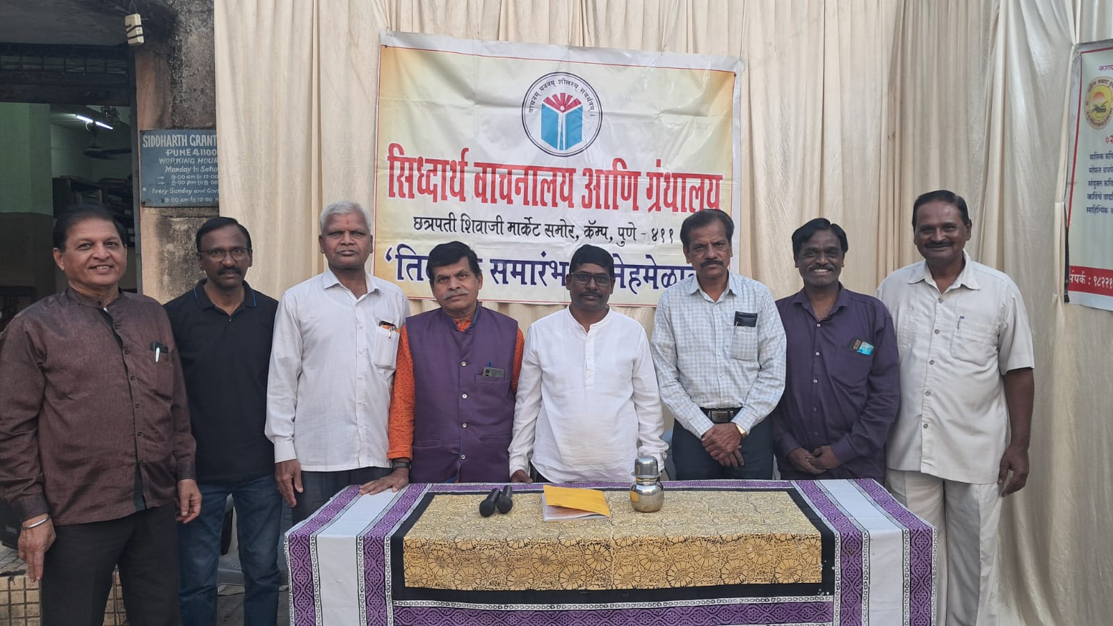 You are currently viewing लेखणीच्या हातांनी समाज घडवायला हवा – विनोद अष्टुळ