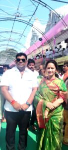 Read more about the article मा.आ. वैभव नाईक यांनी सपत्नीक घेतले श्री भराडी मातेचे दर्शन