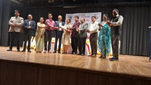 Read more about the article चित्रकला हे अव्यक्त संवादाचे माध्यम! – विजय सारडा